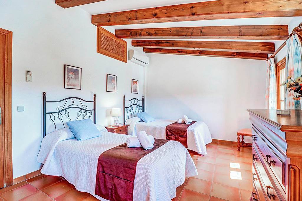 PMI_84914_Villa_Can_Joan_Majorca_0124_01.jpg