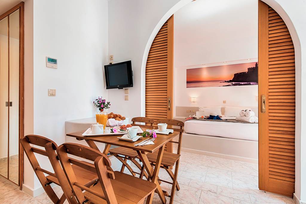 RHO_85776_Esperia_City_Hotel_0724_05.jpg