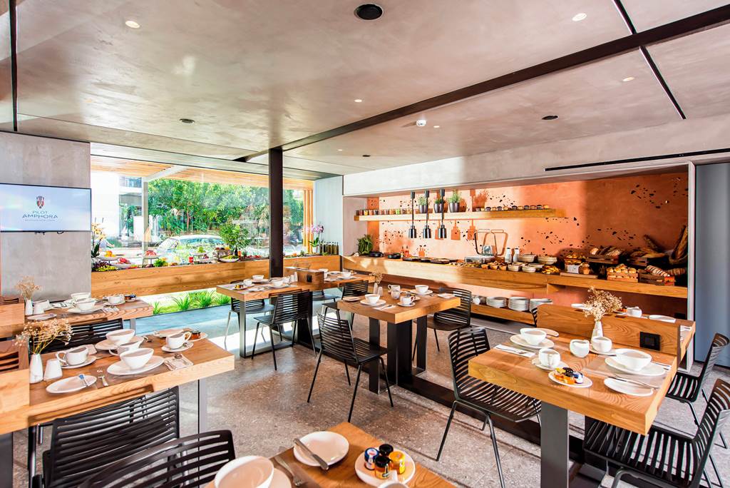 CHQ_86134_Pilot_Amphora_Boutique_Hotel_0524_01.jpg