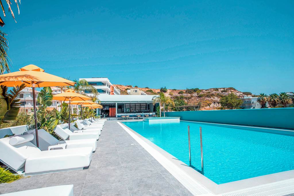 RHO_80929_Mazoren_Art_Hotel_0423_03.jpg
