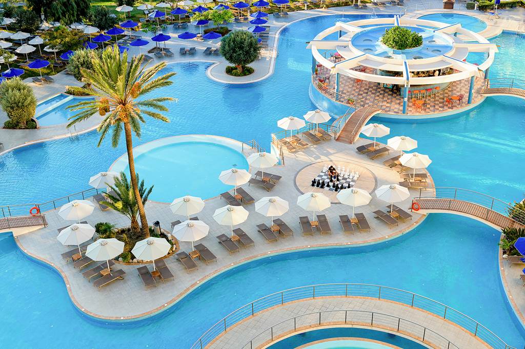 RHO_70905_Atrium_Platinum_Luxury_Resort_&_Spa_1223_28.jpg