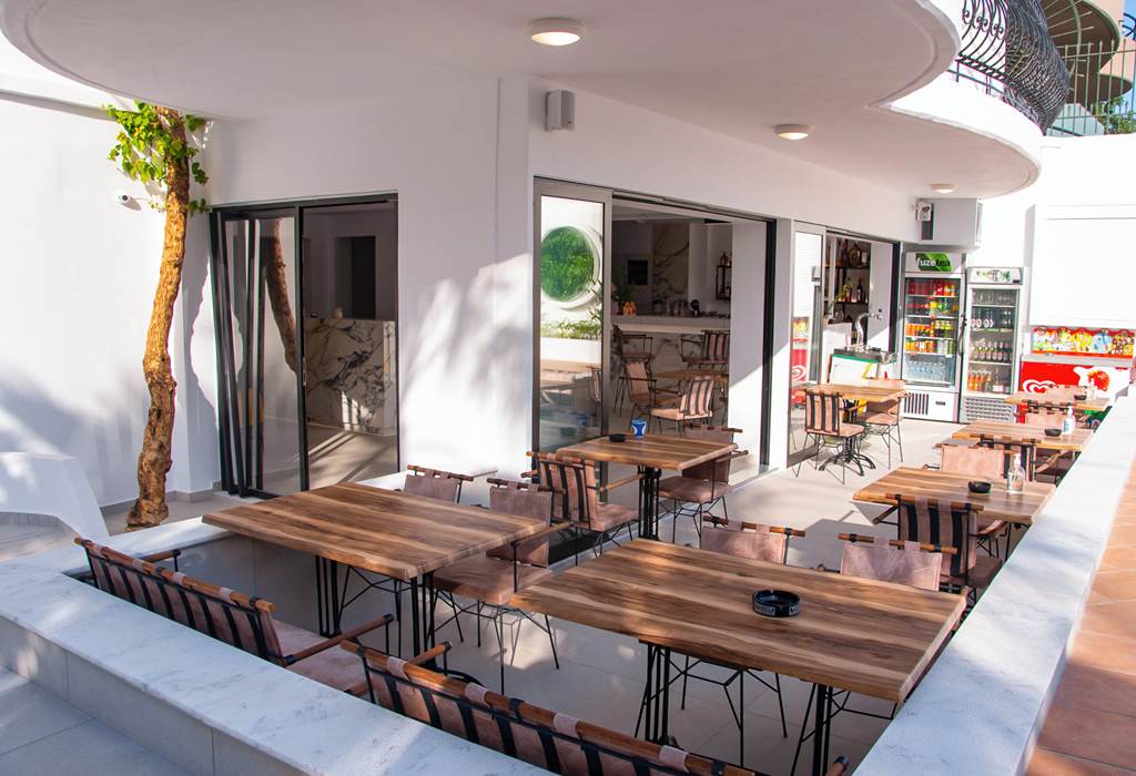 RHO_80770_Elarin_Studios_&_apartments_0722_14.jpg