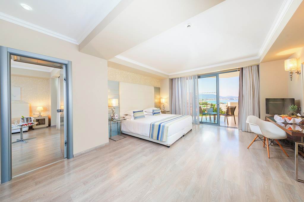 RHO_70905_Atrium_Platinum_Luxury_Resort_&_Spa_1223_12.jpg