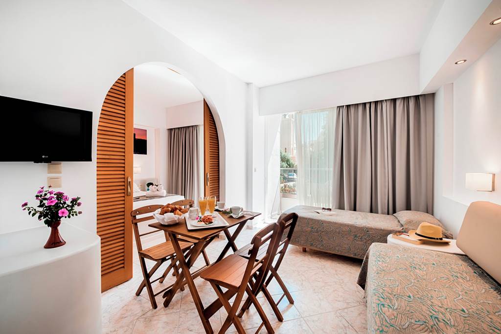 RHO_85776_Esperia_City_Hotel_0724_04.jpg
