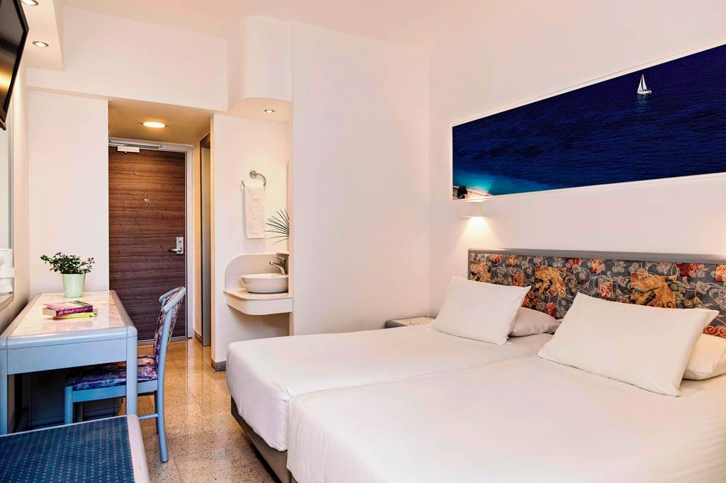 RHO_85776_Esperia_City_Hotel_0823_01.jpg