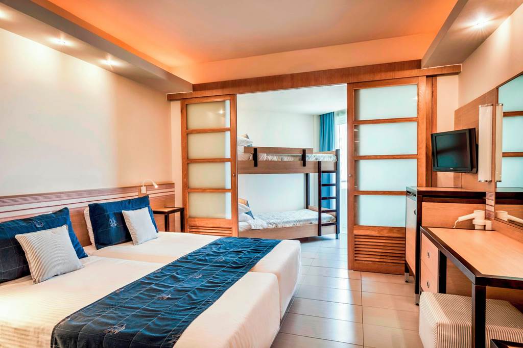 RHO_85773_Esperides_Beach_Resort_0823_01.jpg