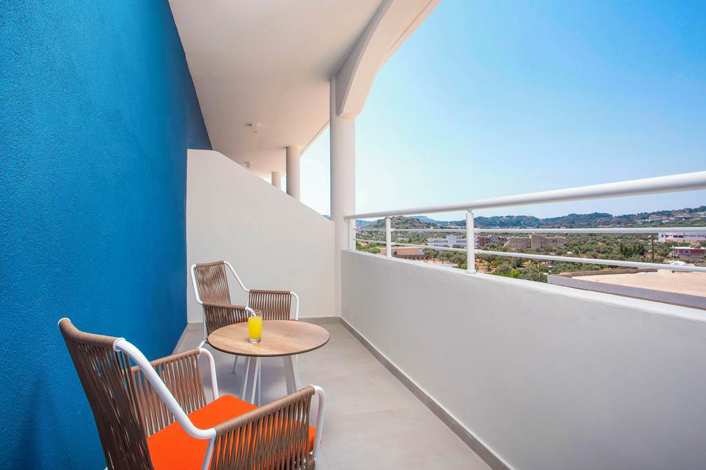 RHO_80929_Mazoren_Art_Hotel_0423_24.jpg