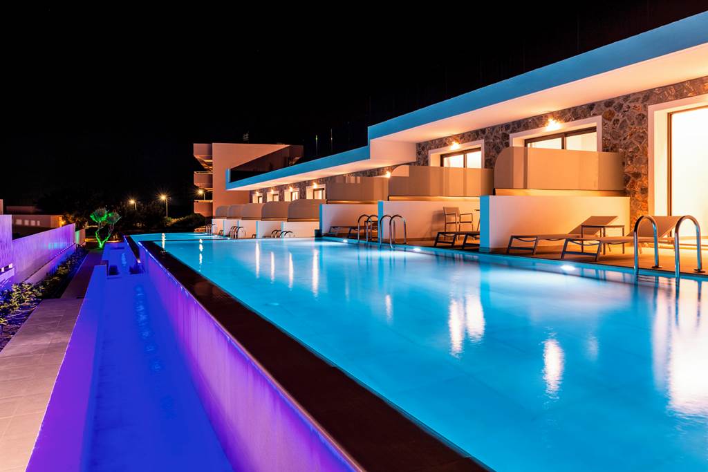 RHO_84017_Zoes_Hotel_and_Suites_0822_19.jpg