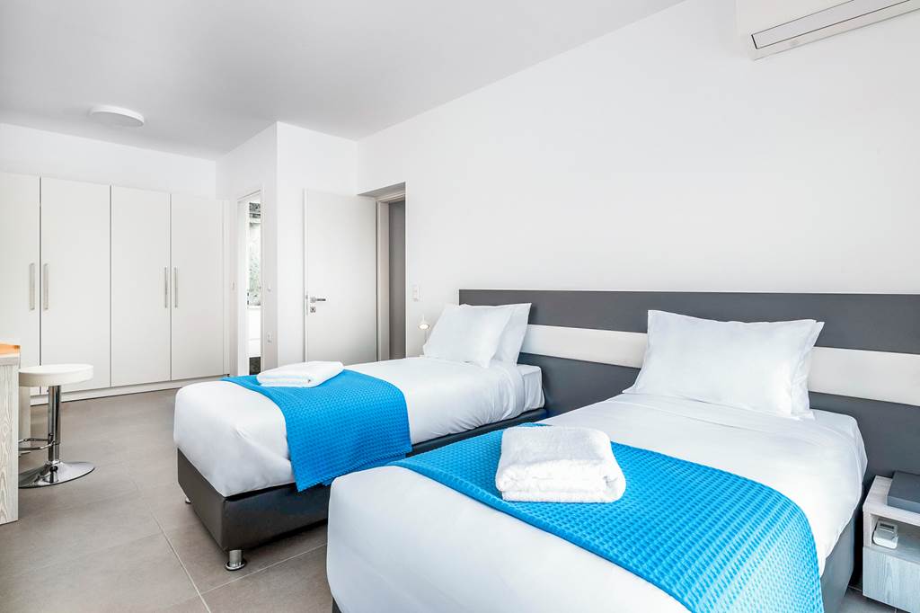RHO_88868_Villa_Zoe_Blu_Kalathos_0125_25.jpg