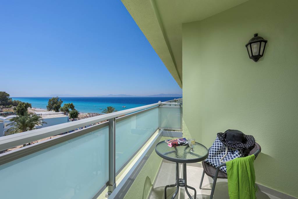RHO_70128_avra_beach_0718_24.jpg
