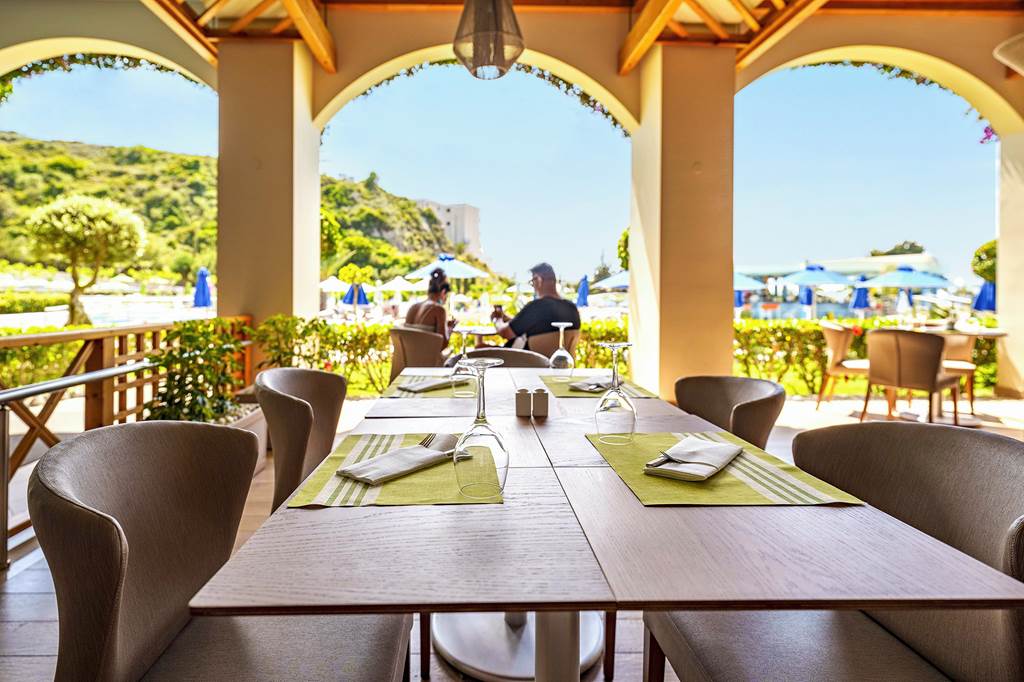 RHO_70905_Atrium_Platinum_Luxury_Resort_&_Spa_0424_17.jpg