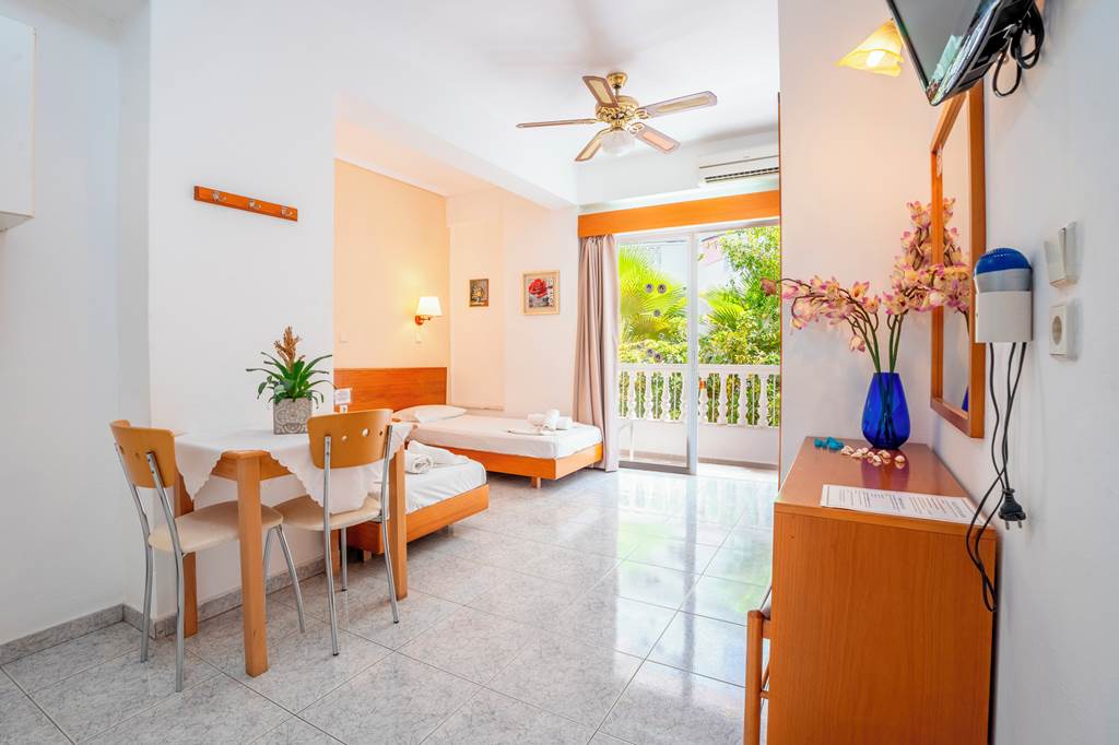 RHO_80770_Elarin_Studios_&_apartments_1024_02.jpg