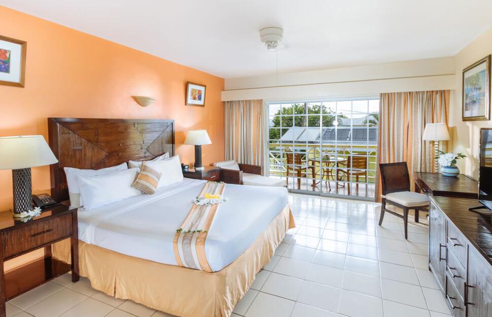 Bay-Gardens-Hotel-1.jpg