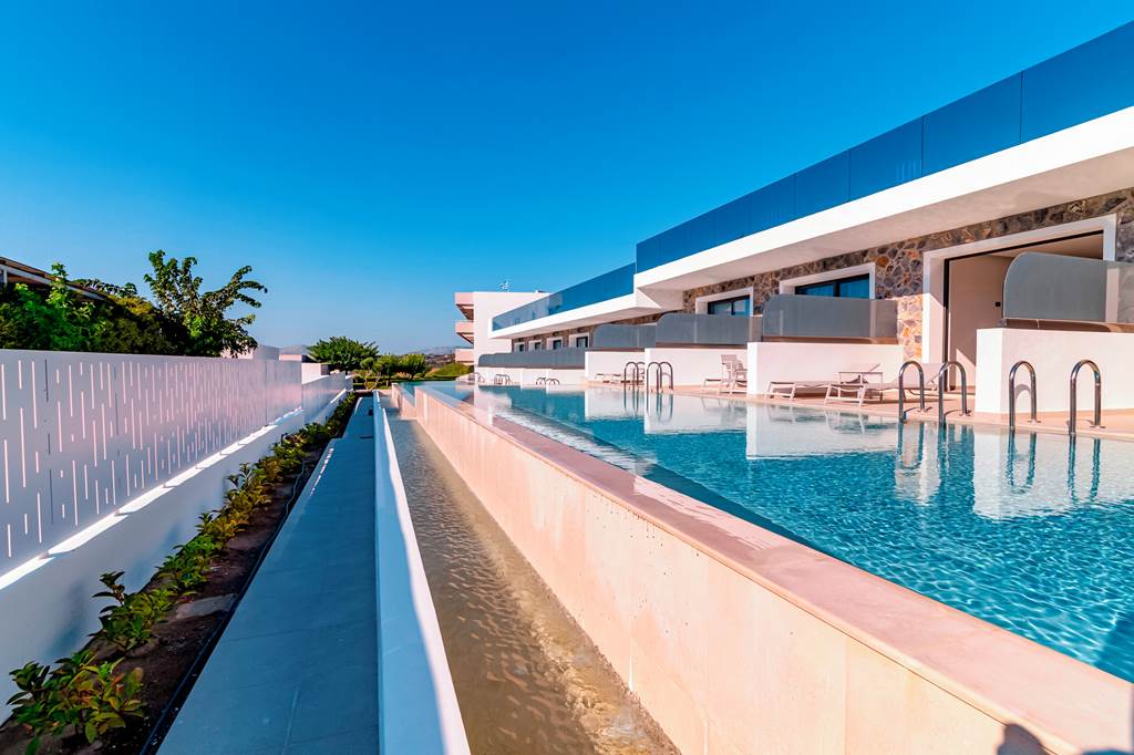 RHO_84017_Zoes_Hotel_and_Suites_0822_09.jpg