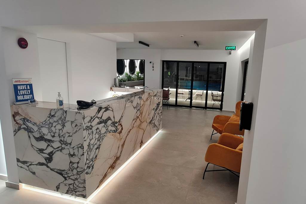 RHO_80770_Elarin_Studios_&_apartments_0722_08.jpg