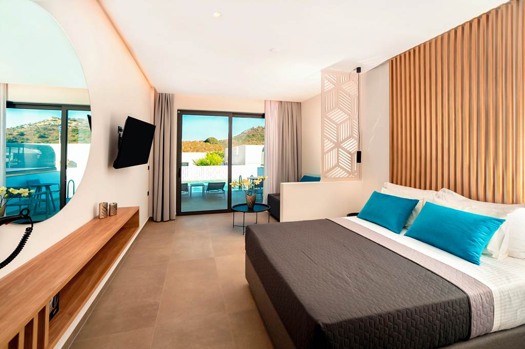 RHO_84017_Zoes_Hotel_and_Suites_0822_16.jpg
