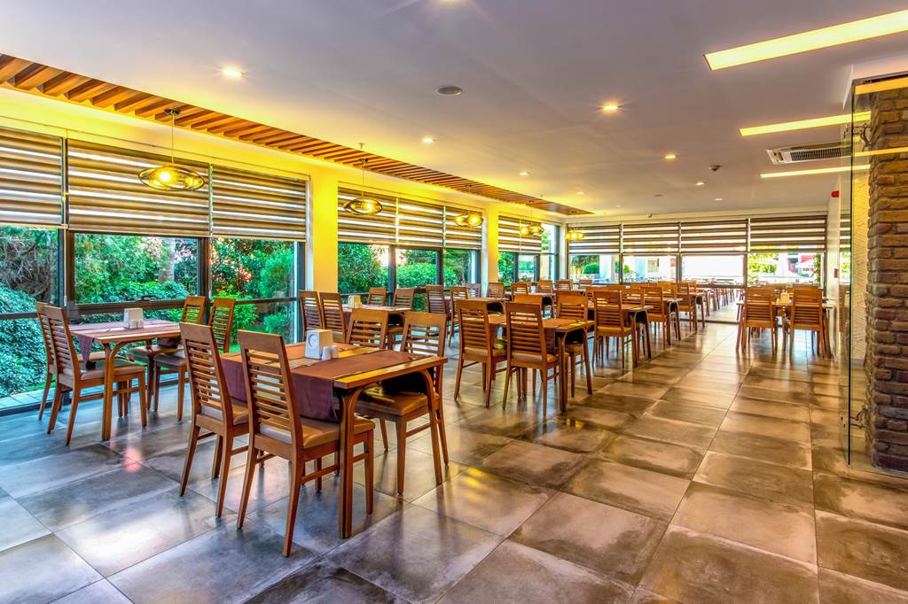 AYT_85744_White_City_Beach_Hotel_0723_02.jpg