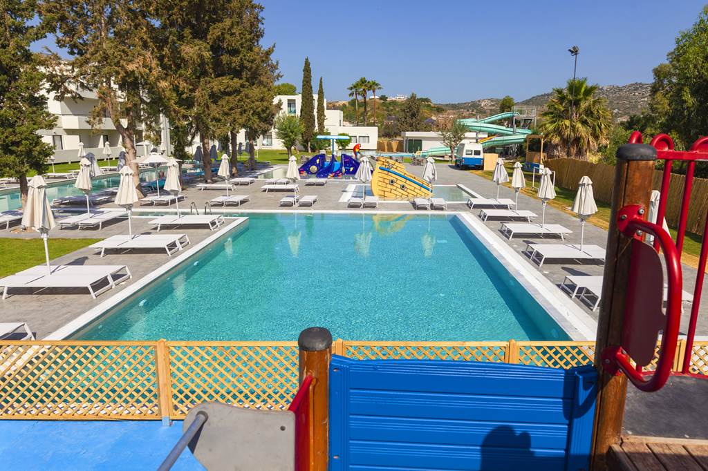 RHO_83420_Blue_Sea_Holiday_Village_0722_13.jpg