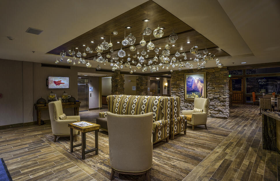 Holiday-Inn-Express-Springdale-Zion-National-Park-Area-3.jpg