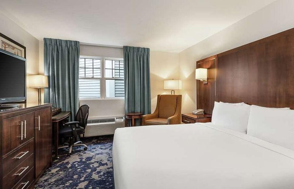 DoubleTree-by-Hilton-Cape-Cod-Hyannis-5.jpg