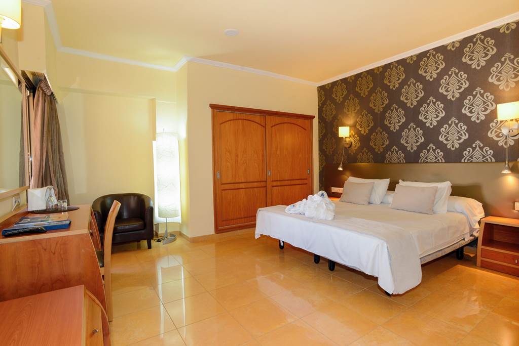 IBZ_382_Invisa_Hotel_La_Cala_1123_09.jpg