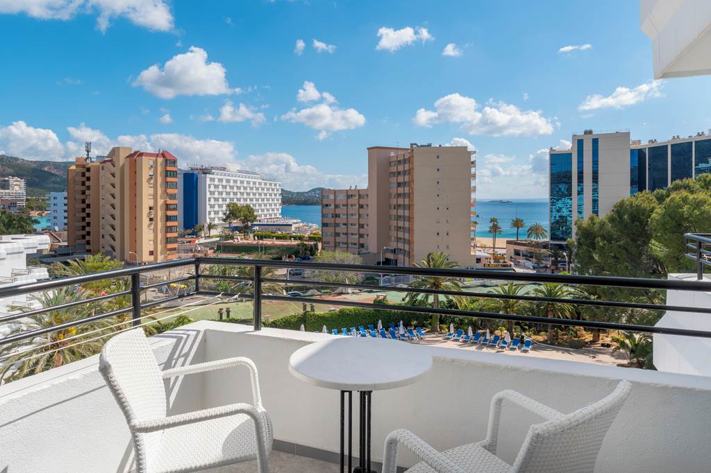 PMI_29233_Sol_Lunamar_Palmanova_Apartments_0524_09.jpg