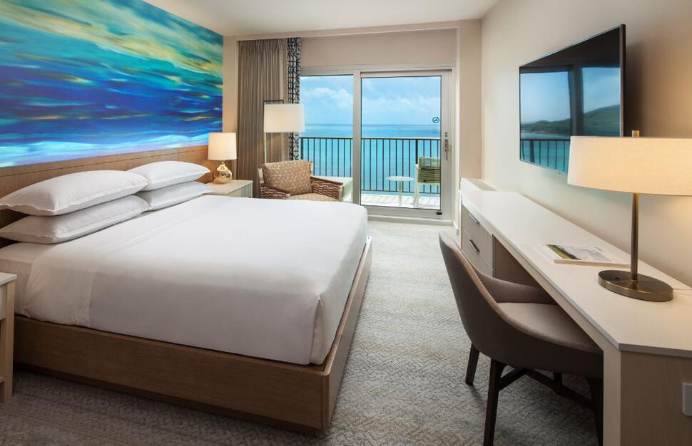 Sheraton-Waikiki-Beach-Resort-12.jpg