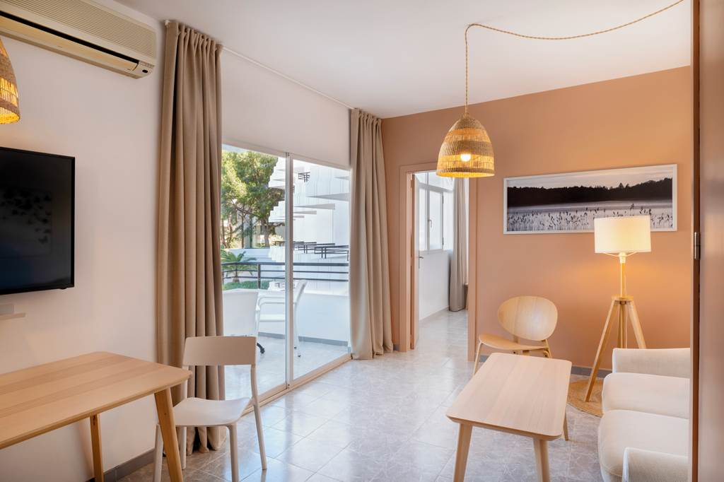 PMI_29233_Sol_Lunamar_Palmanova_Apartments_0524_12.jpg