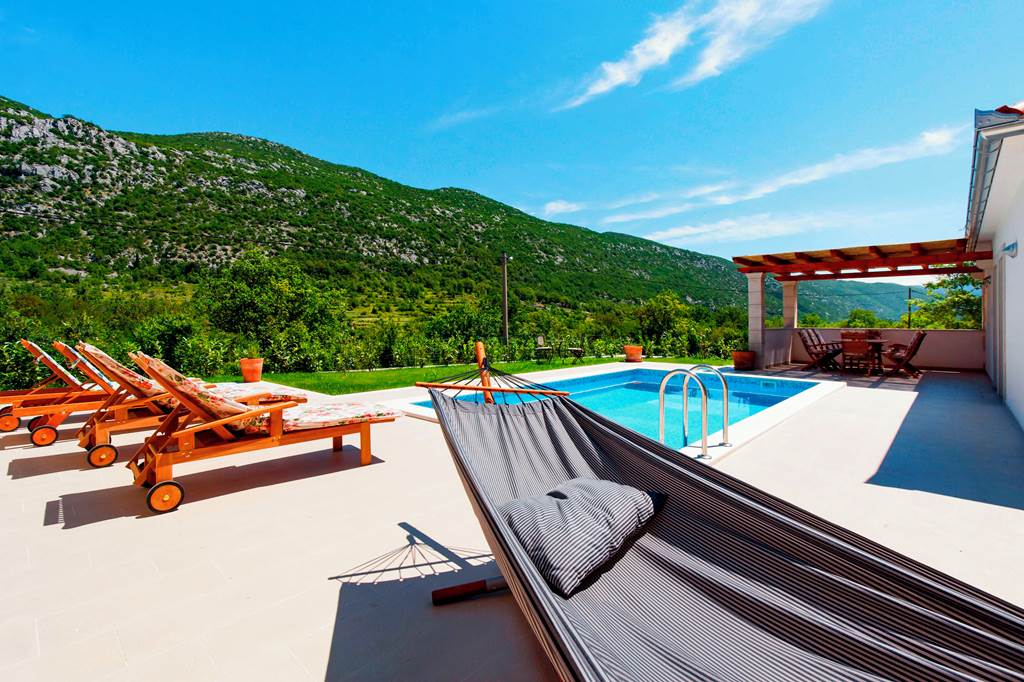 SPU_84774_Villa_Zupa_1222_04.jpg