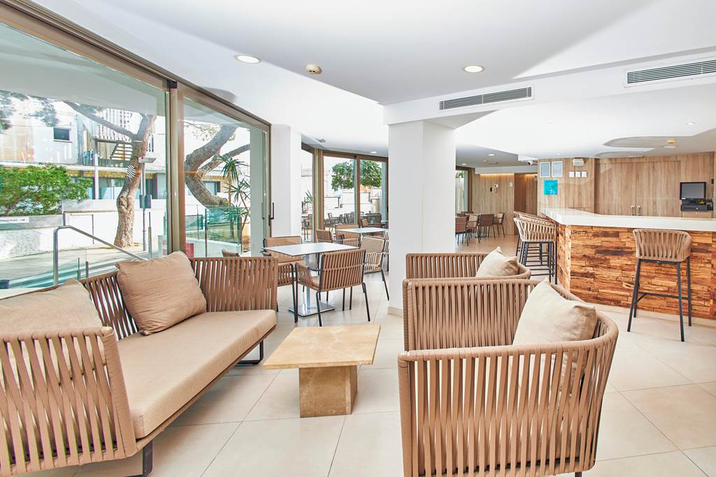 PMI_23_Leonardo_Royal_Hotel_Calvia_&_Suites_formerly_Alua_Hawaii_Mallorca_0423_02.jpg