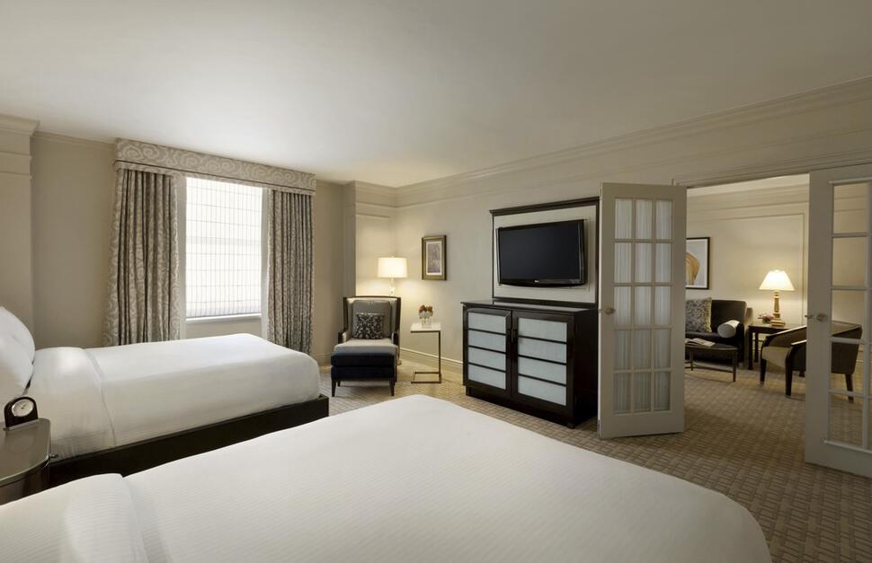 Fairmont-Hotel-Vancouver-1.jpg
