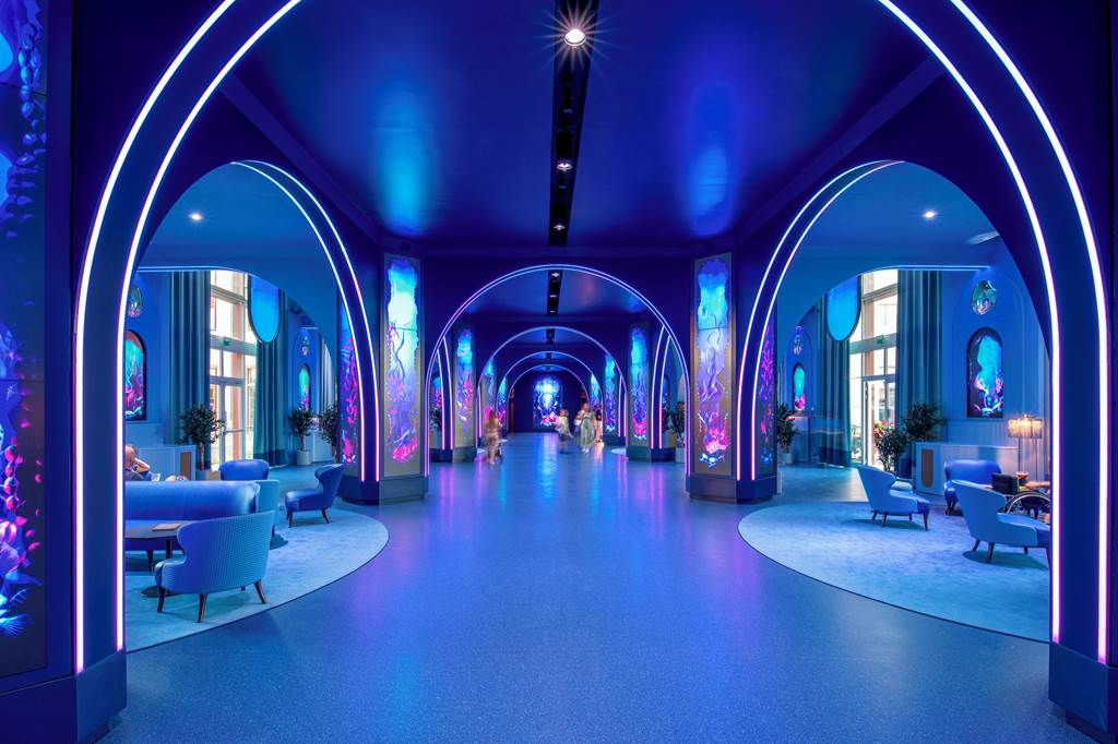 CDG_71075_Magic_Circus_Paris_0822_03.jpg