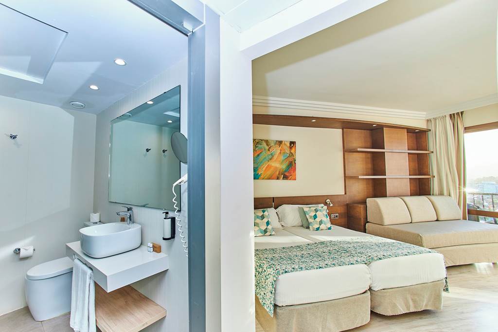 PMI_23_Leonardo_Royal_Hotel_Calvia_&_Suites_formerly_Alua_Hawaii_Mallorca_0423_15.jpg