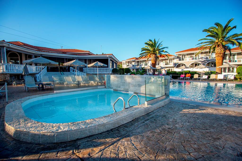 ZTH_70745_Golden_Sun_Hotel_1124_03.jpg