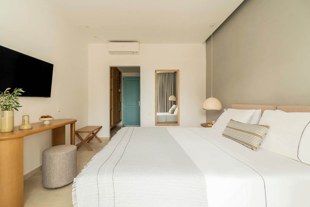 JSI_82956_Oniro_Skiathos_0524_03.jpg