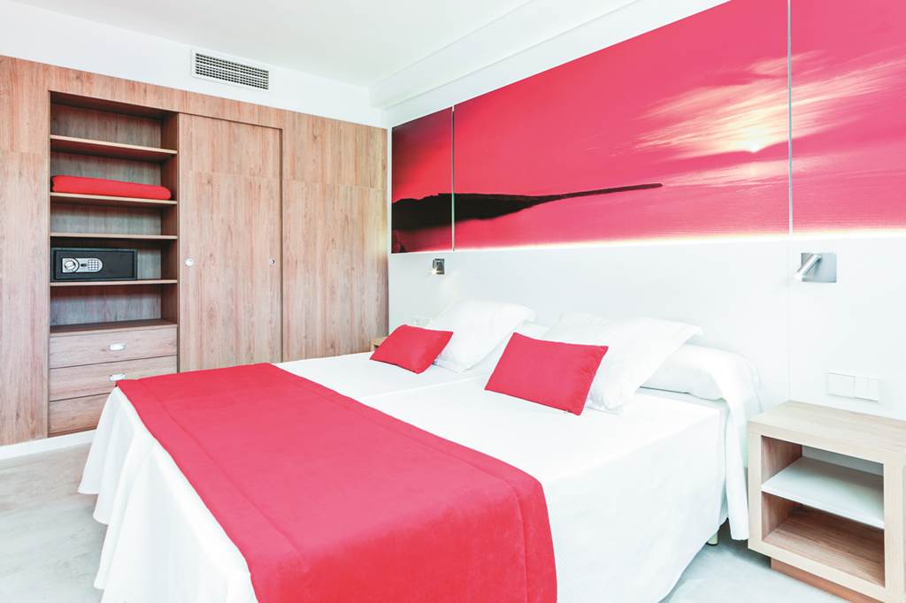 PMI_69511_Aparthotel_Playa_Cas_Saboners_0316_07.jpg