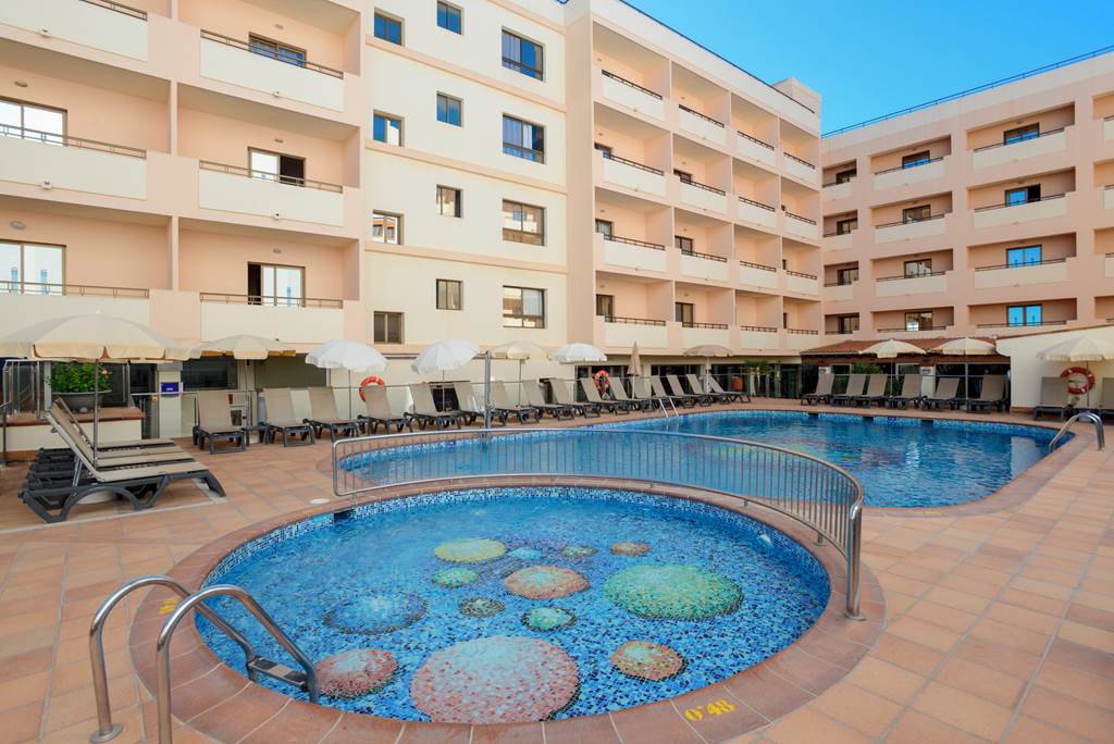 IBZ_382_Invisa_Hotel_La_Cala_1123_01.jpg