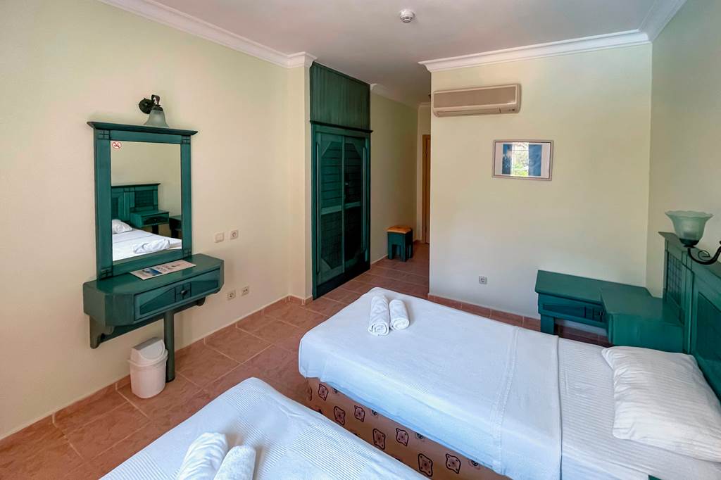 DLM_69069_Celay_Hotel_0722_07.jpg