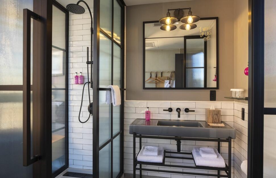 Moxy-Washington-DC-Downtown-8.jpg