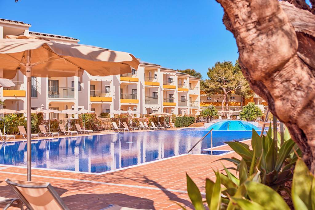 PMI_70687_Zafiro_Tropic_0623_15.jpg