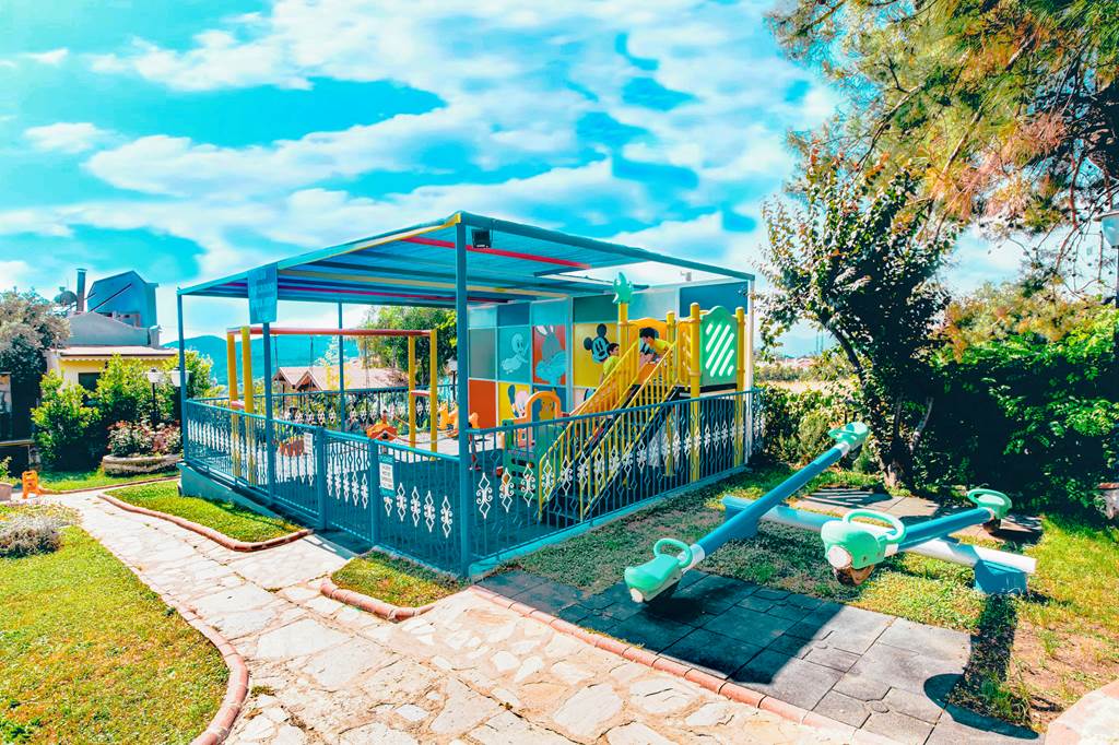 XXX_70842_Yel_Holiday_Resort_1219_01.jpg