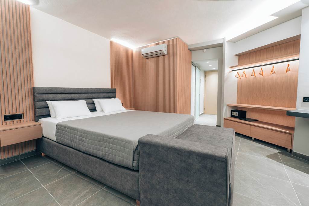 ZTH_70745_Golden_Sun_Hotel_0624_02.jpg