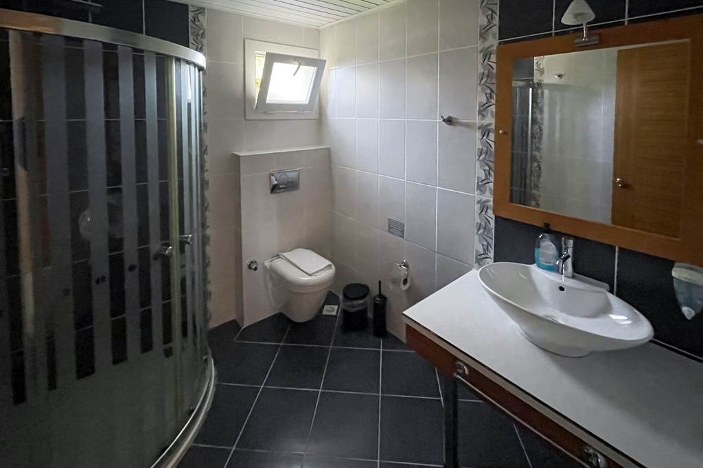 DLM_69069_Celay_Hotel_0722_06.jpg