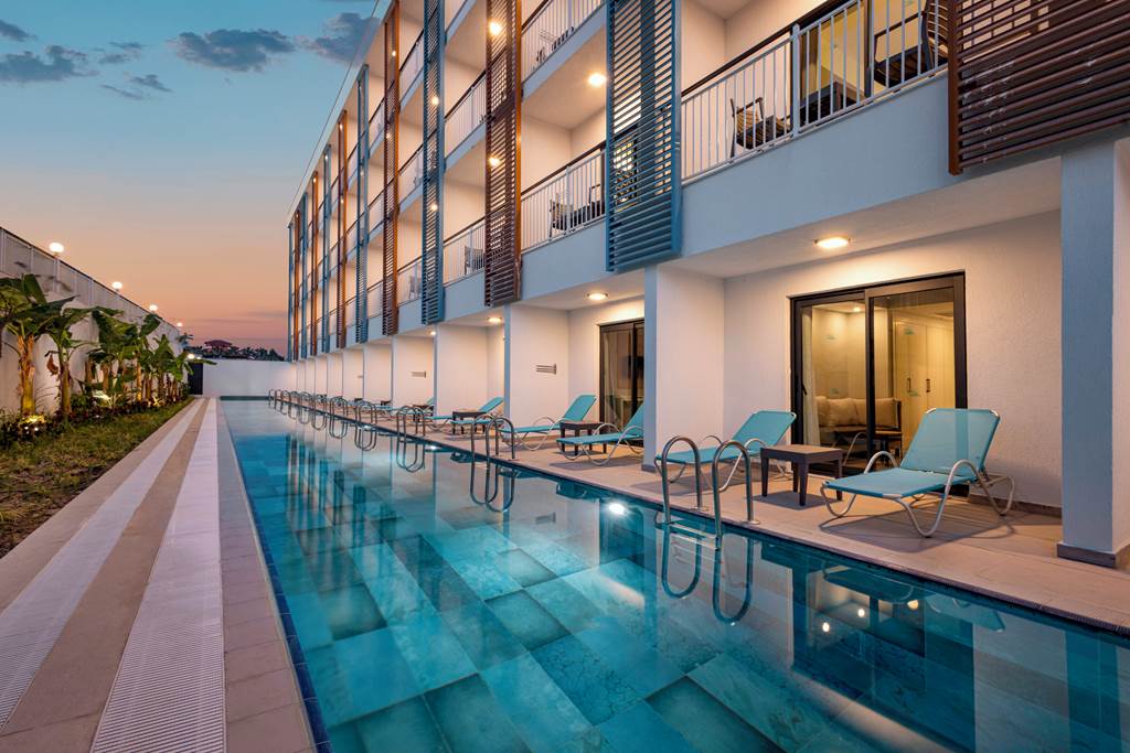 AYT_84275_Arcanus_Trend_Line_Resort_Side_0823_15.jpg
