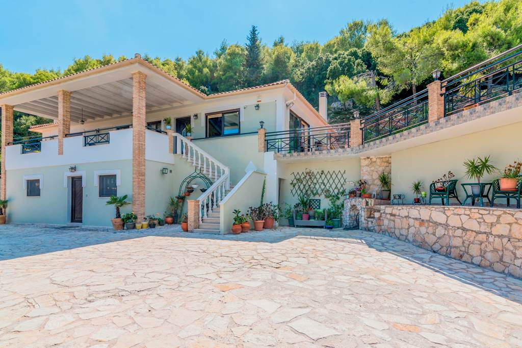 ZTH_86996_Villa_Ambassador_Keri_0124_18.jpg