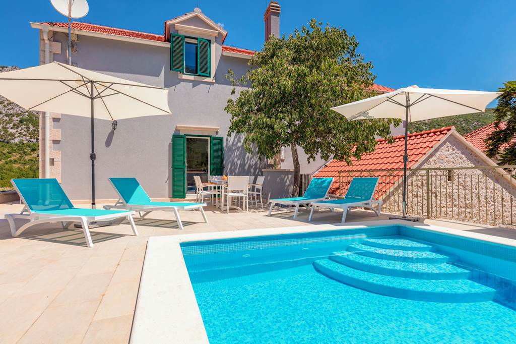 SPU_84773_Villa_Roglic_1222_07.jpg