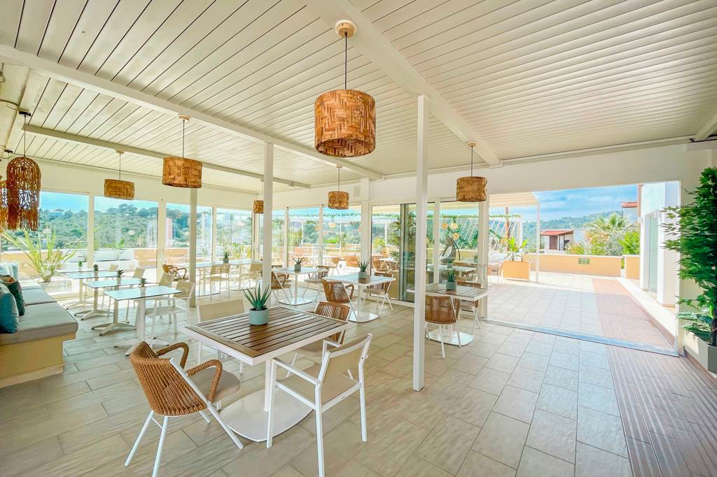 JSI_81263_Skiathos_Premier_Hotel_0523_01.jpg