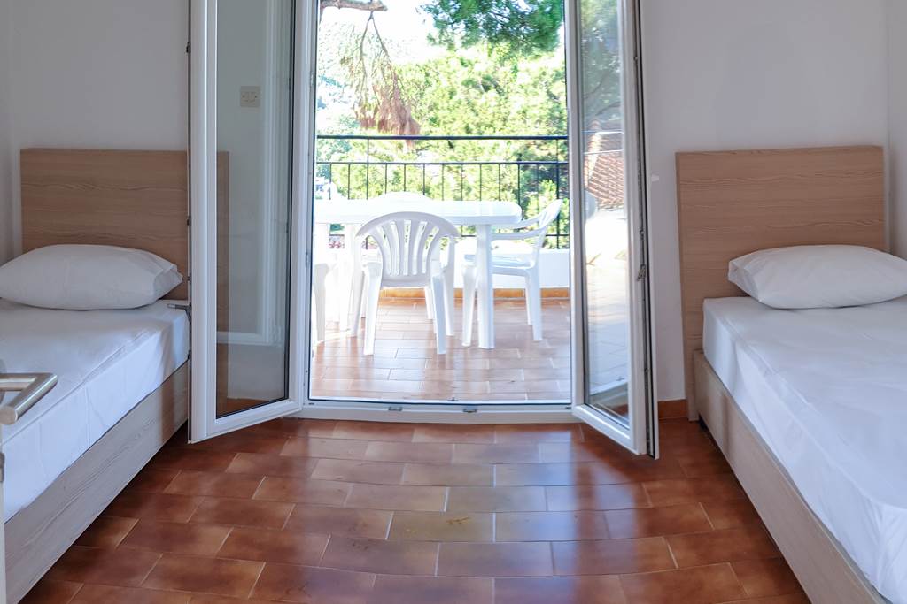 JSI_82492_Villa_Elpniki_0621_03.jpg
