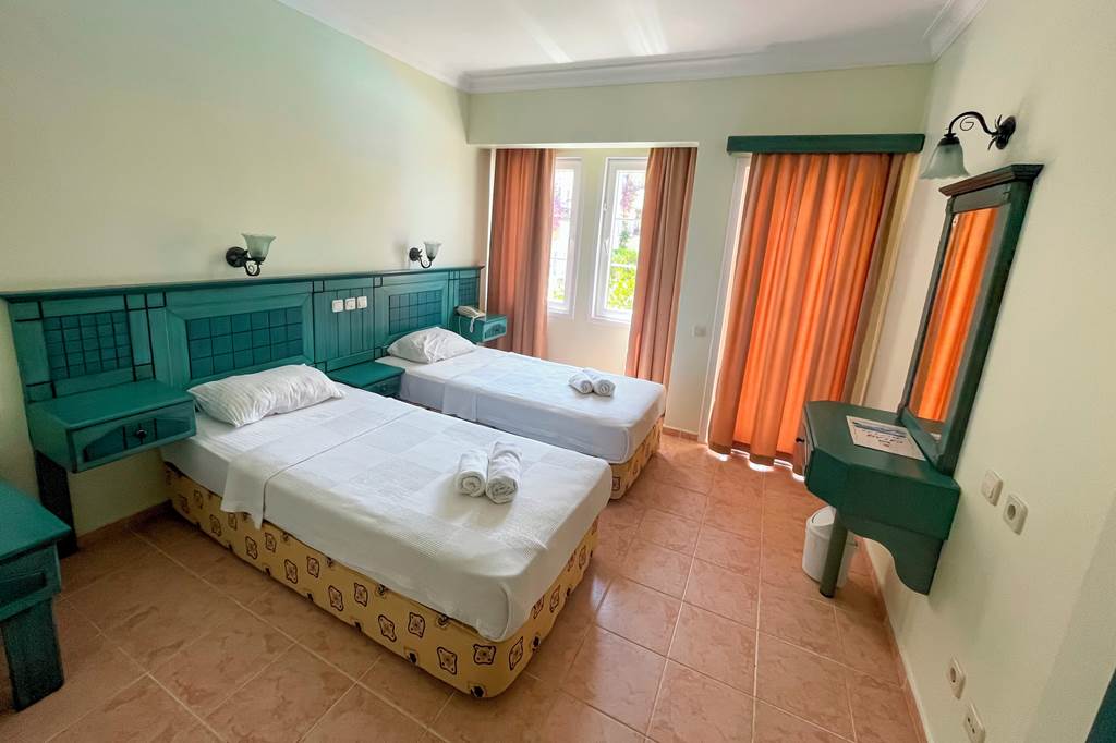 DLM_69069_Celay_Hotel_0722_08.jpg