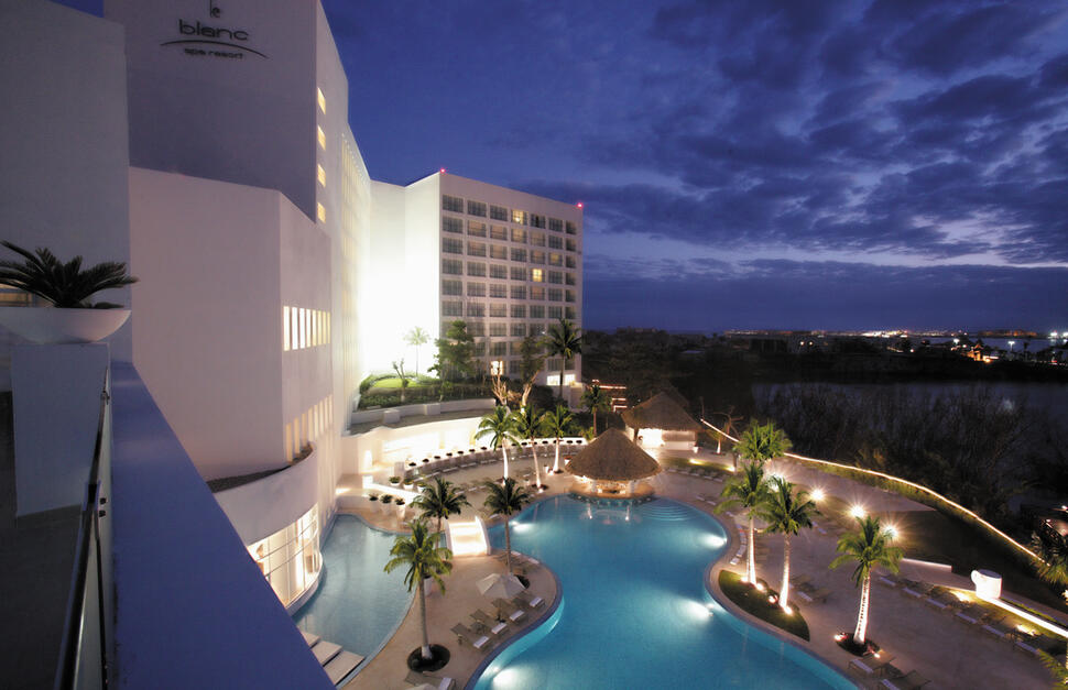 Le-Blanc-Spa-Resort-6.jpg